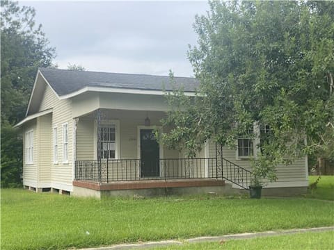 Single Family Home 3BR 2BA - 23940 Baist St, Plaquemine, LA