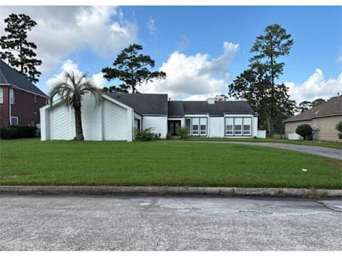 Single Family Home 3BR 2BA - 20407 Sunny Shores Dr, Humble, TX