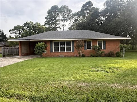Single Family Home 3BR 2BA - 4008 South Dr, New Iberia, LA