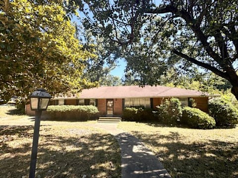 Single Family Home 3BR 2BA - 501 Whitehead Dr, Winona, MS