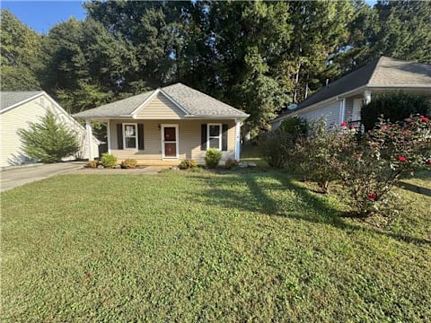 Single Family Home 2BR 1BA - 136 Glynn Addy Dr, Stockbridge, GA
