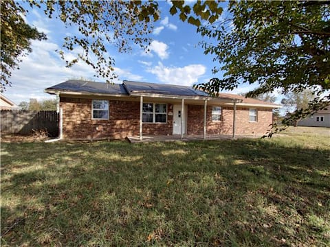Single Family Home 3BR 1.1BA - 320 Mckinley Ave, Calumet, OK