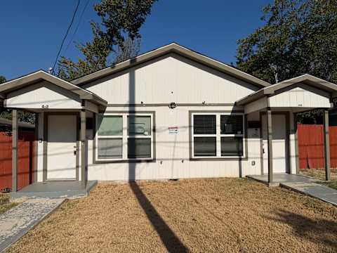 Single Family Home 4BR 4BA - 400 - 402 Lansing St, Dallas, TX
