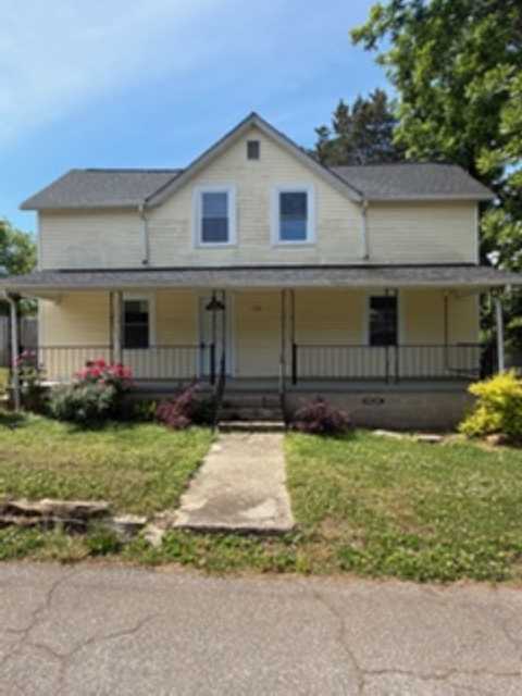 Single Family Home 1BR 2BA - 220 Jackson St, Glendale, SC