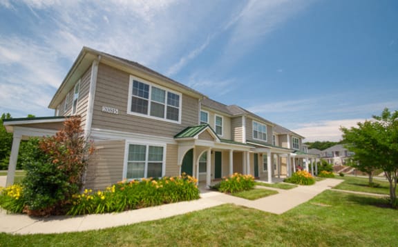 Photos of Hunting Creek Townhouse Apartments in Lexington Park, MD