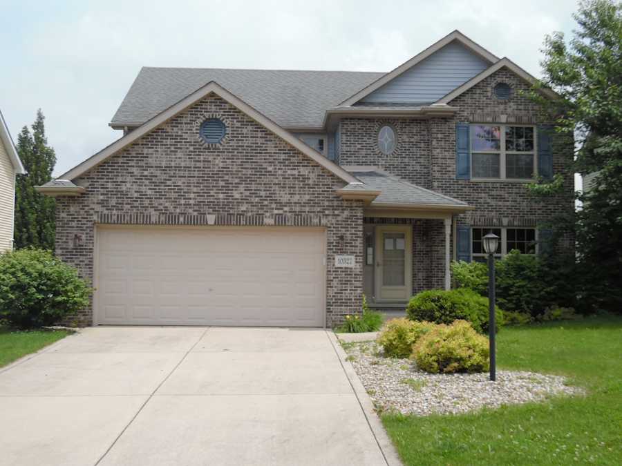 10327 Nicklaus St, Crown Point, IN 46307