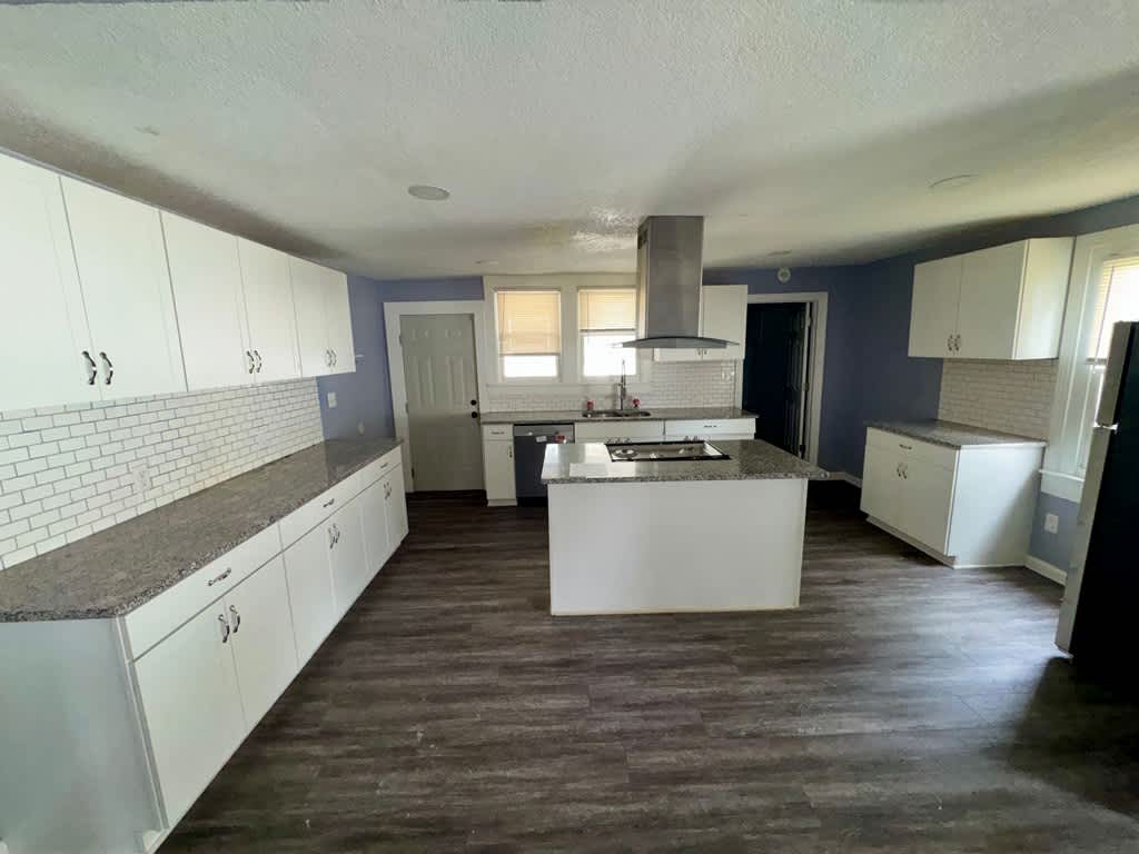2212 Des Moines Ave photo