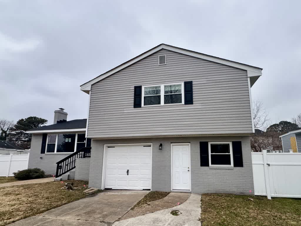 Photograph of 2216 Deep Creek Blv, Portsmouth, VA 23704