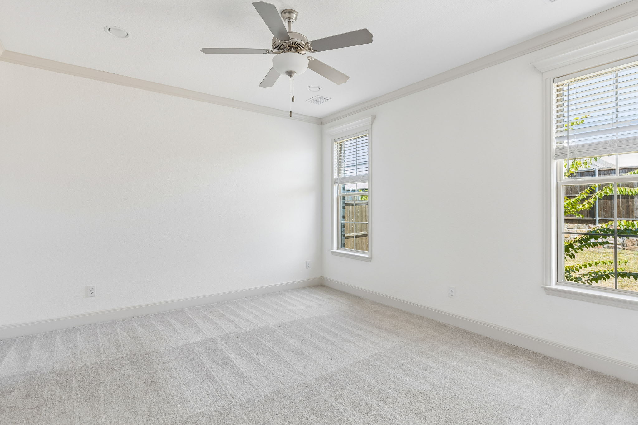395 Waters Ridge Dr photo