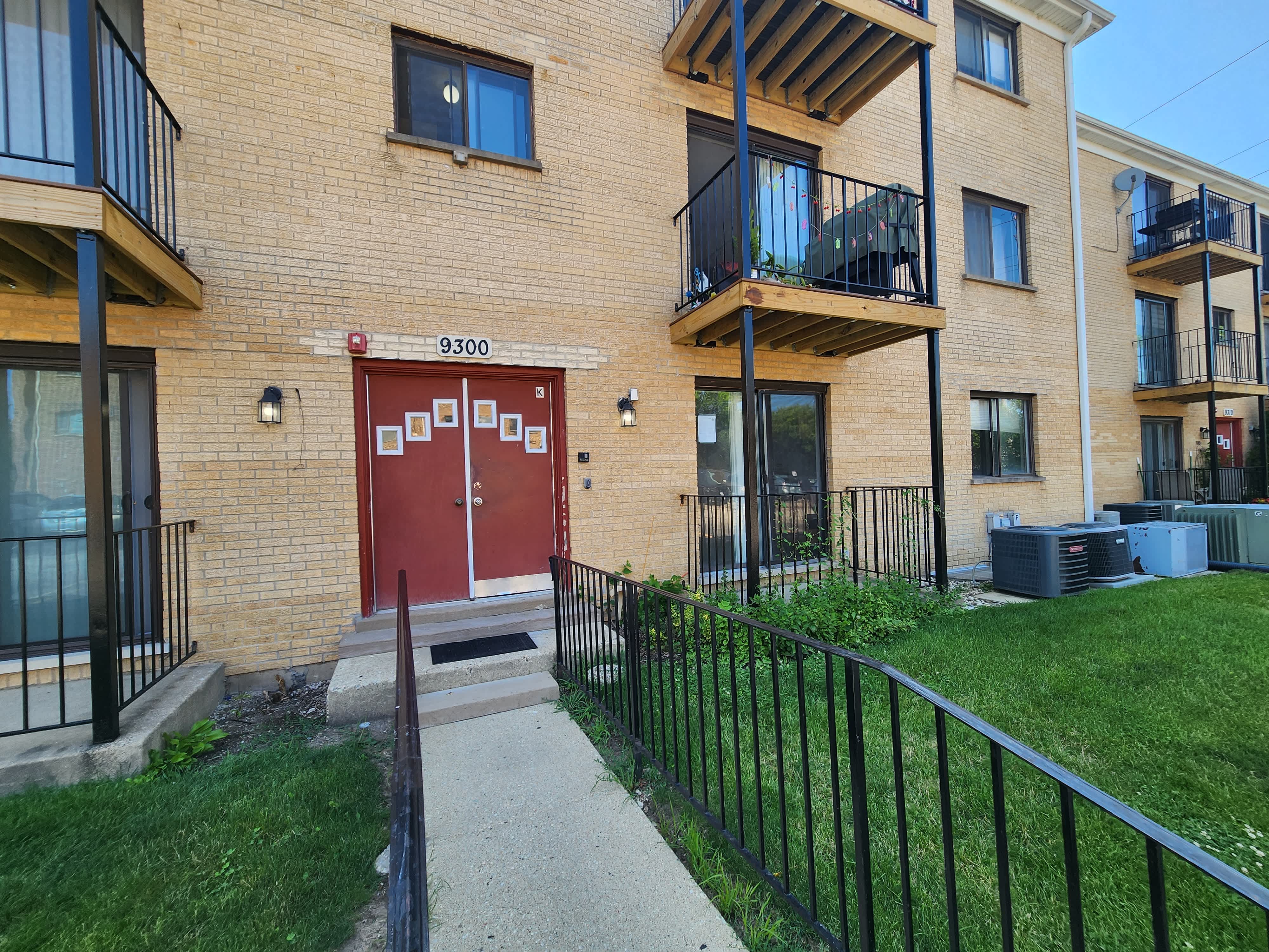 9300 Hamilton Ct photo