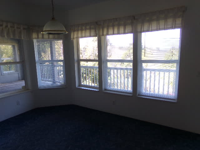 323 Ne Forest Hill St photo