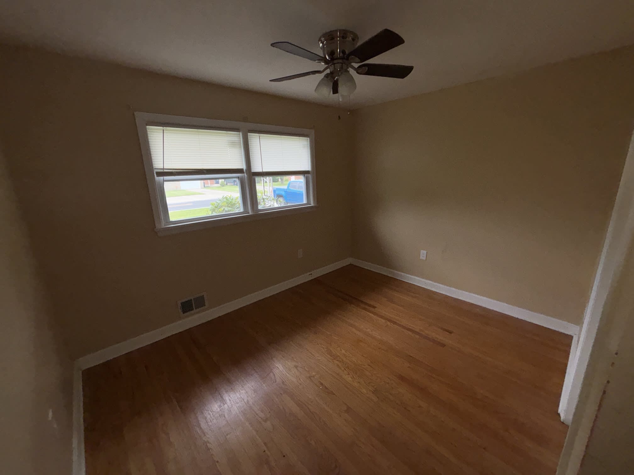 2404 Farnsley Rd photo