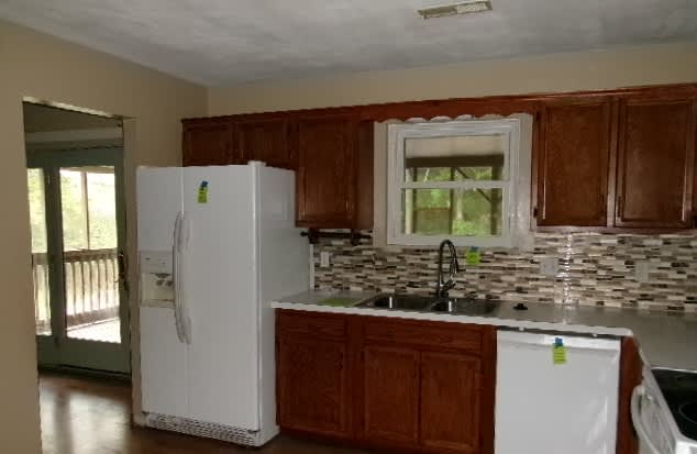 1105 Pinewood Dr photo