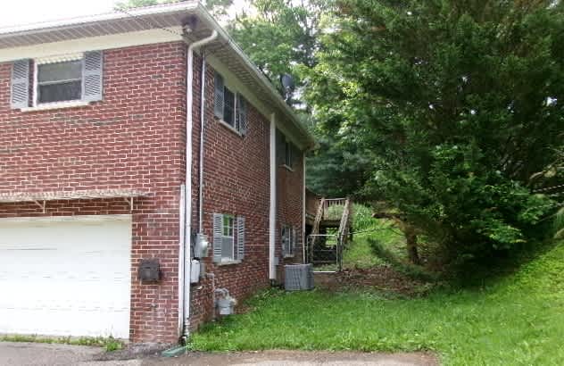 1105 Pinewood Dr photo