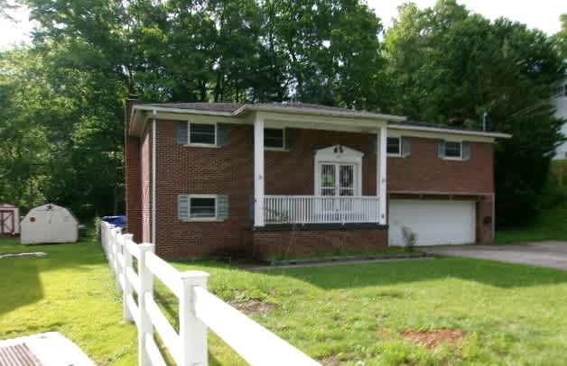 1105 Pinewood Dr photo