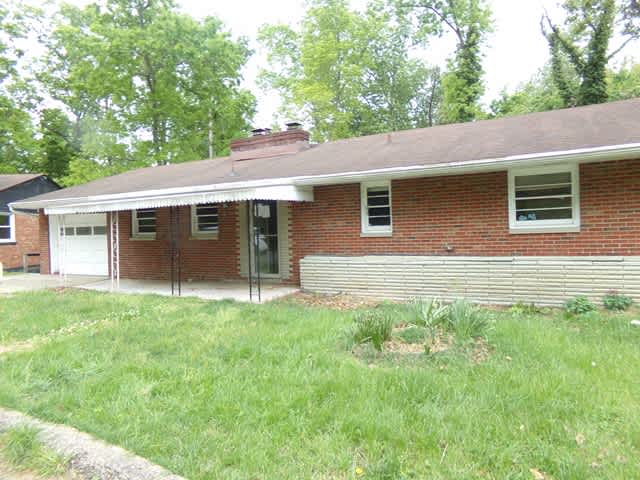 Single Family Home 2BR 3BA — 505 Forest Road, Huntington, WV