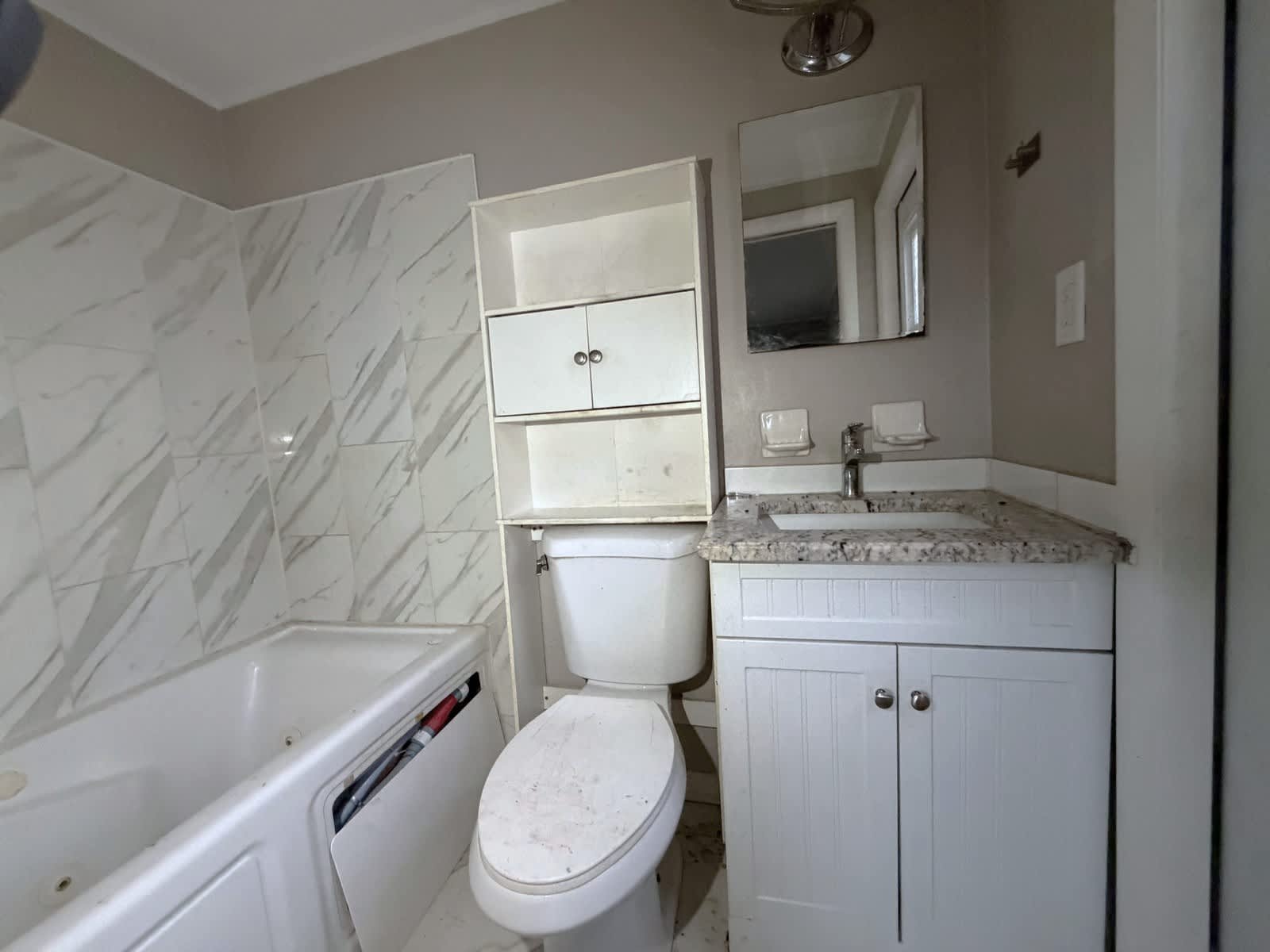 3221 Roxbury Dr photo