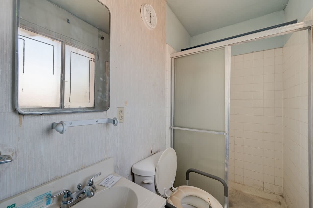 1209 Helen Ave photo