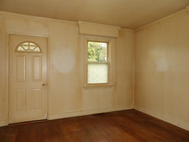716 Demuth St photo