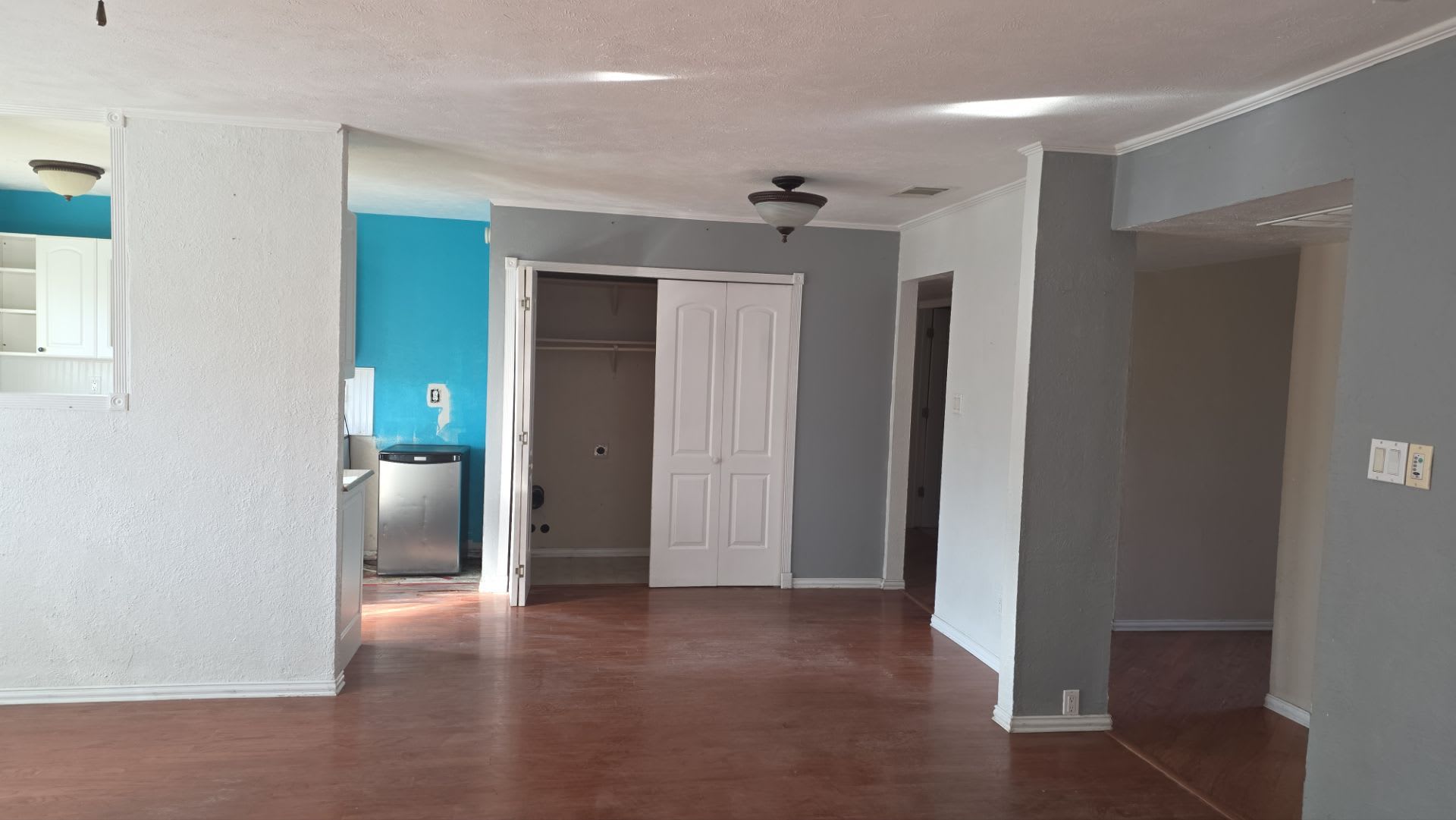 412 Forestwood Dr photo