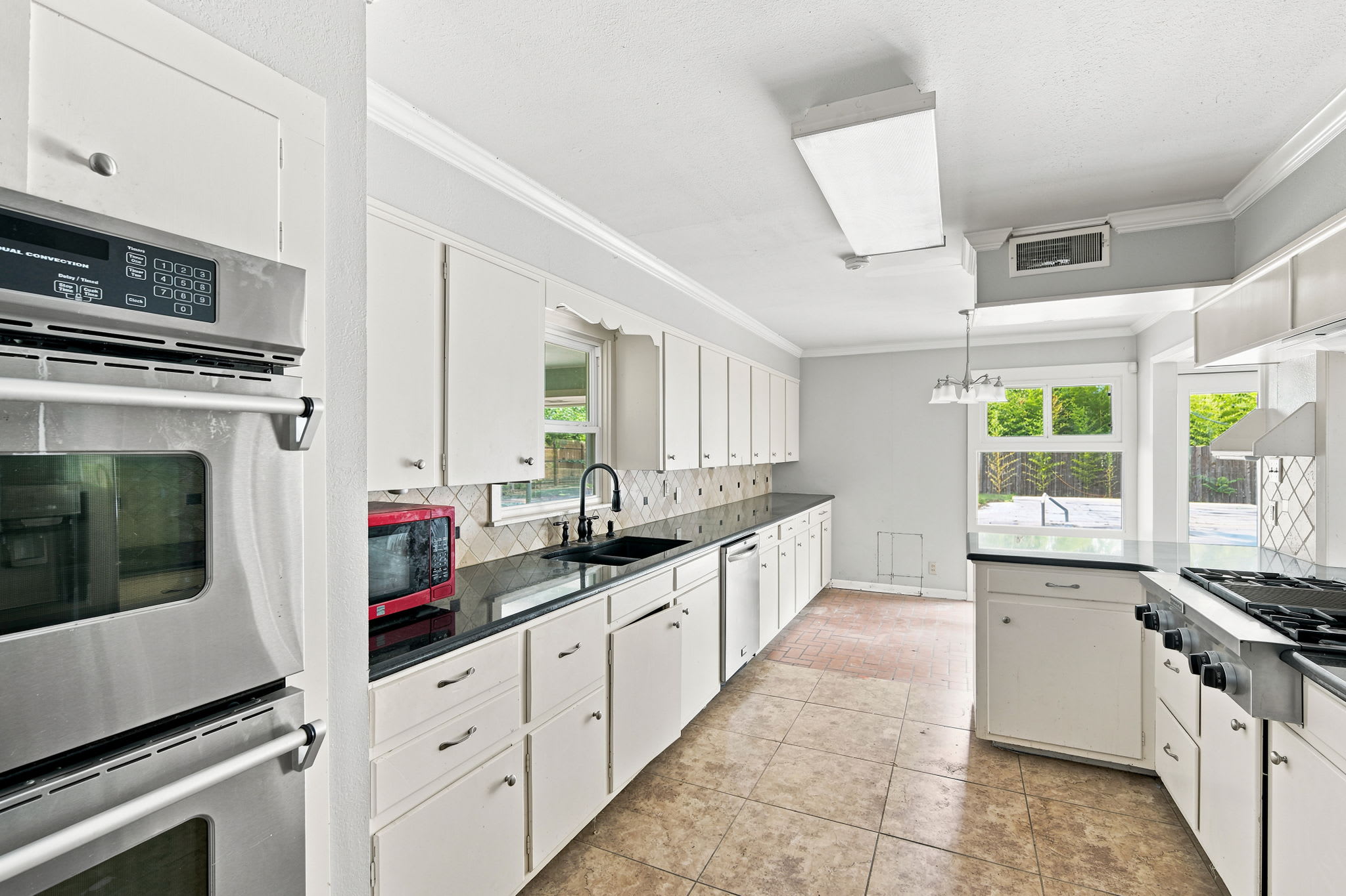 1444 Oaklawn Dr photo