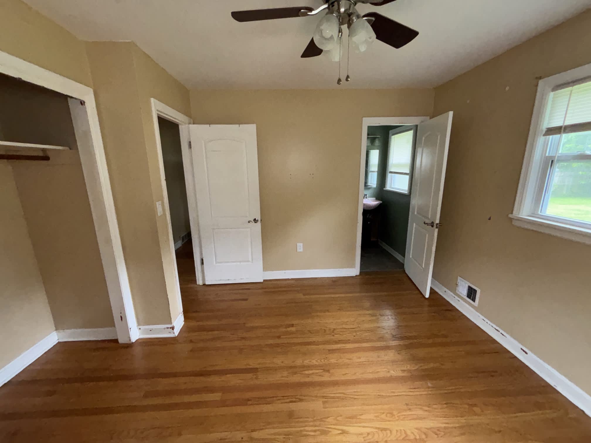 2404 Farnsley Rd photo