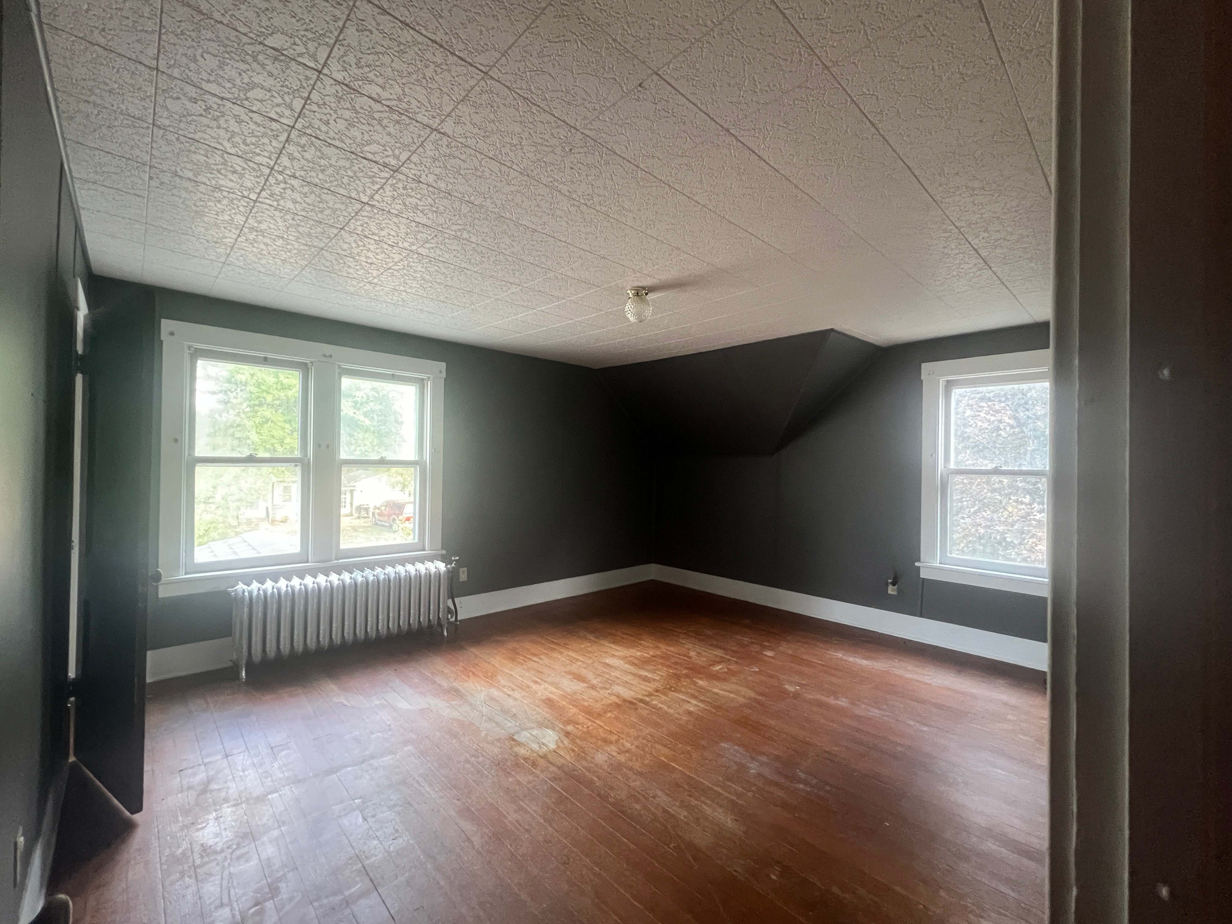 212 2nd Ave photo