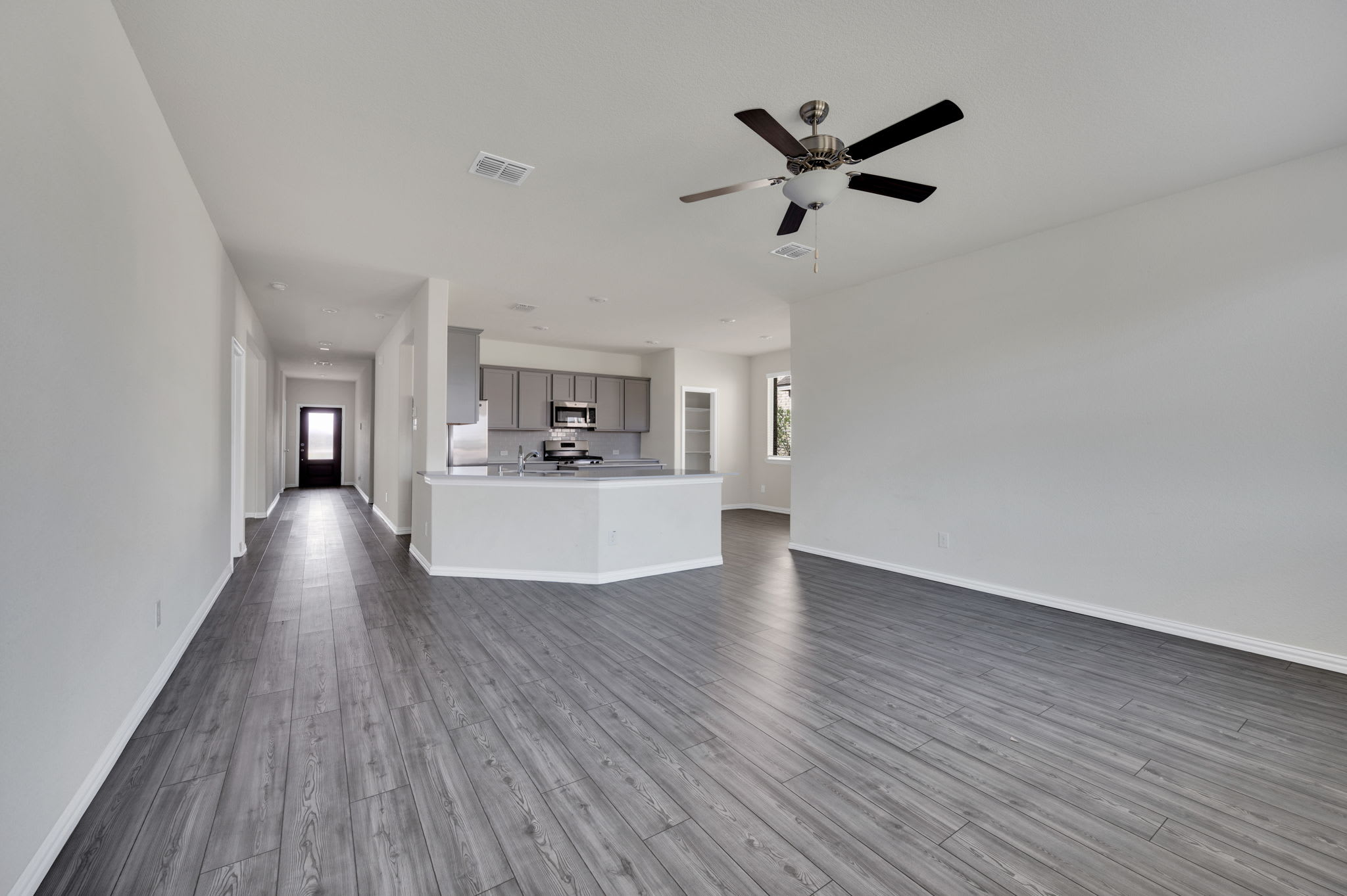 1104 Garden Grv Ln photo