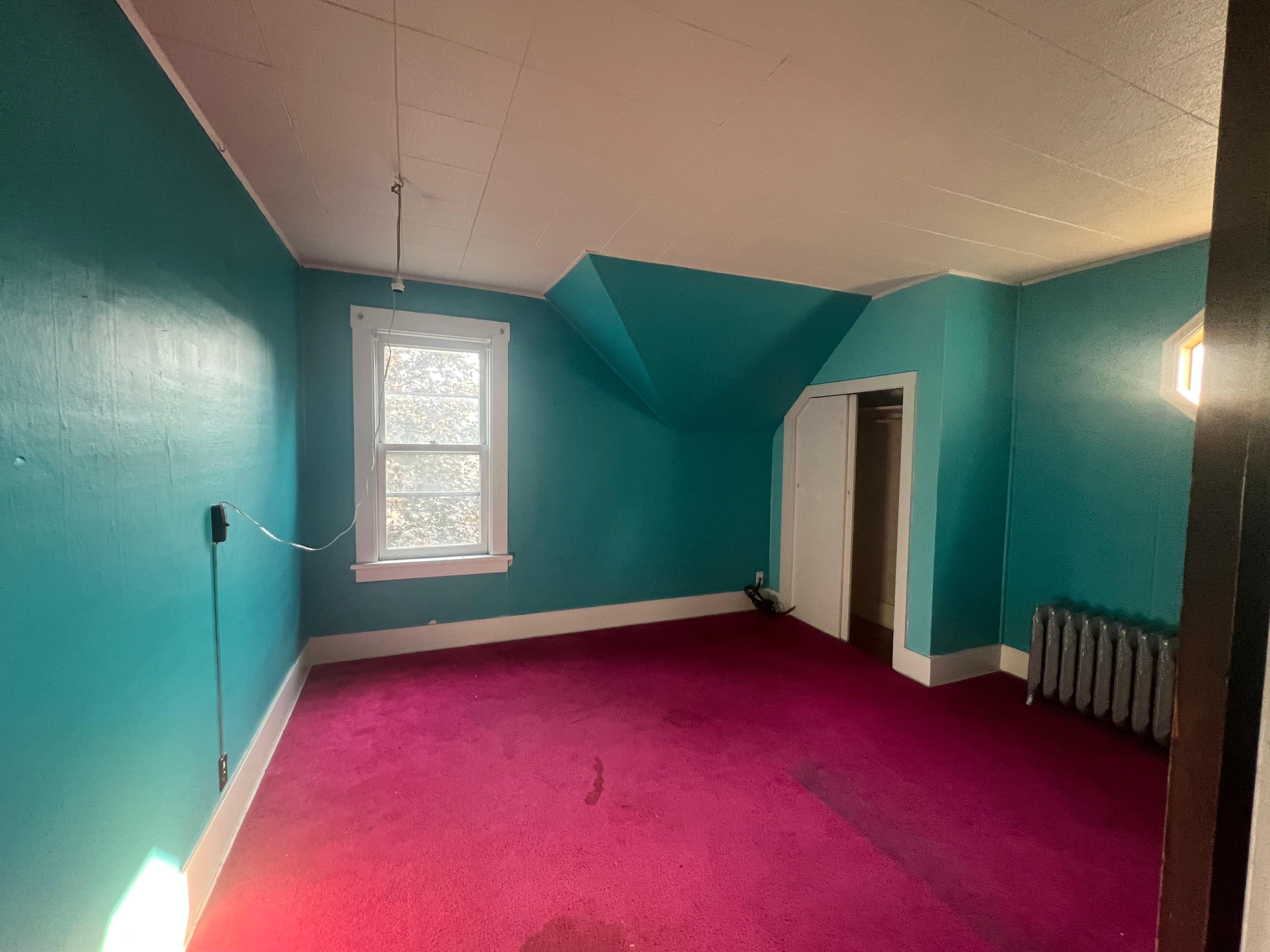 212 2nd Ave photo