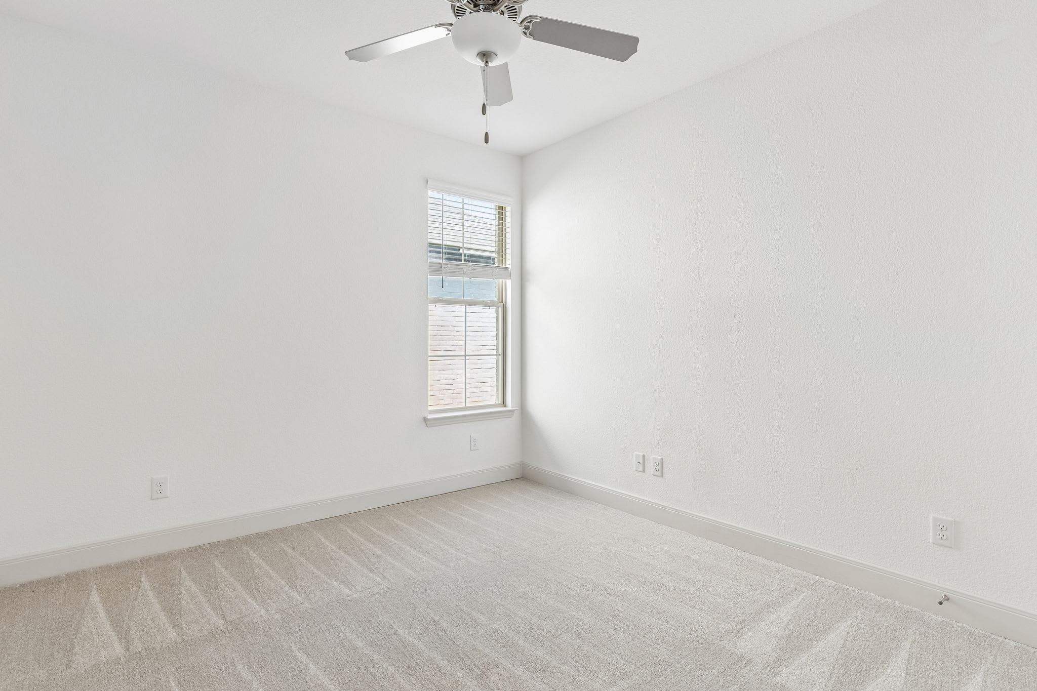 395 Waters Ridge Dr photo