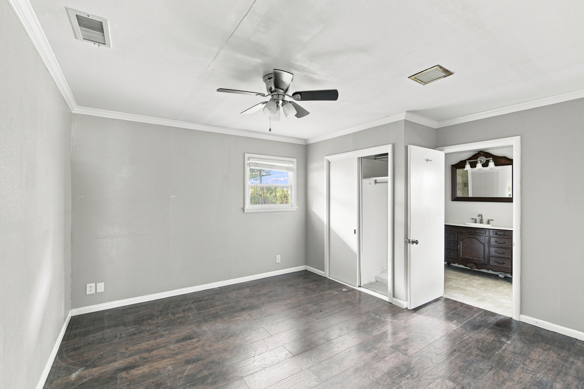 1444 Oaklawn Dr photo