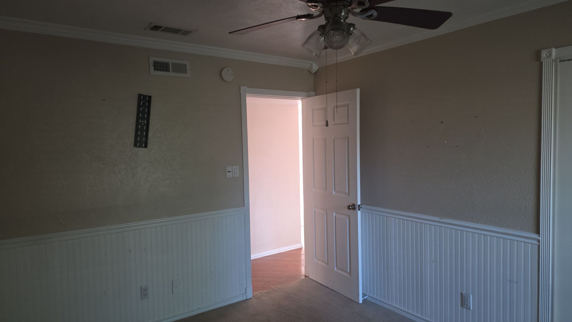 412 Forestwood Dr photo