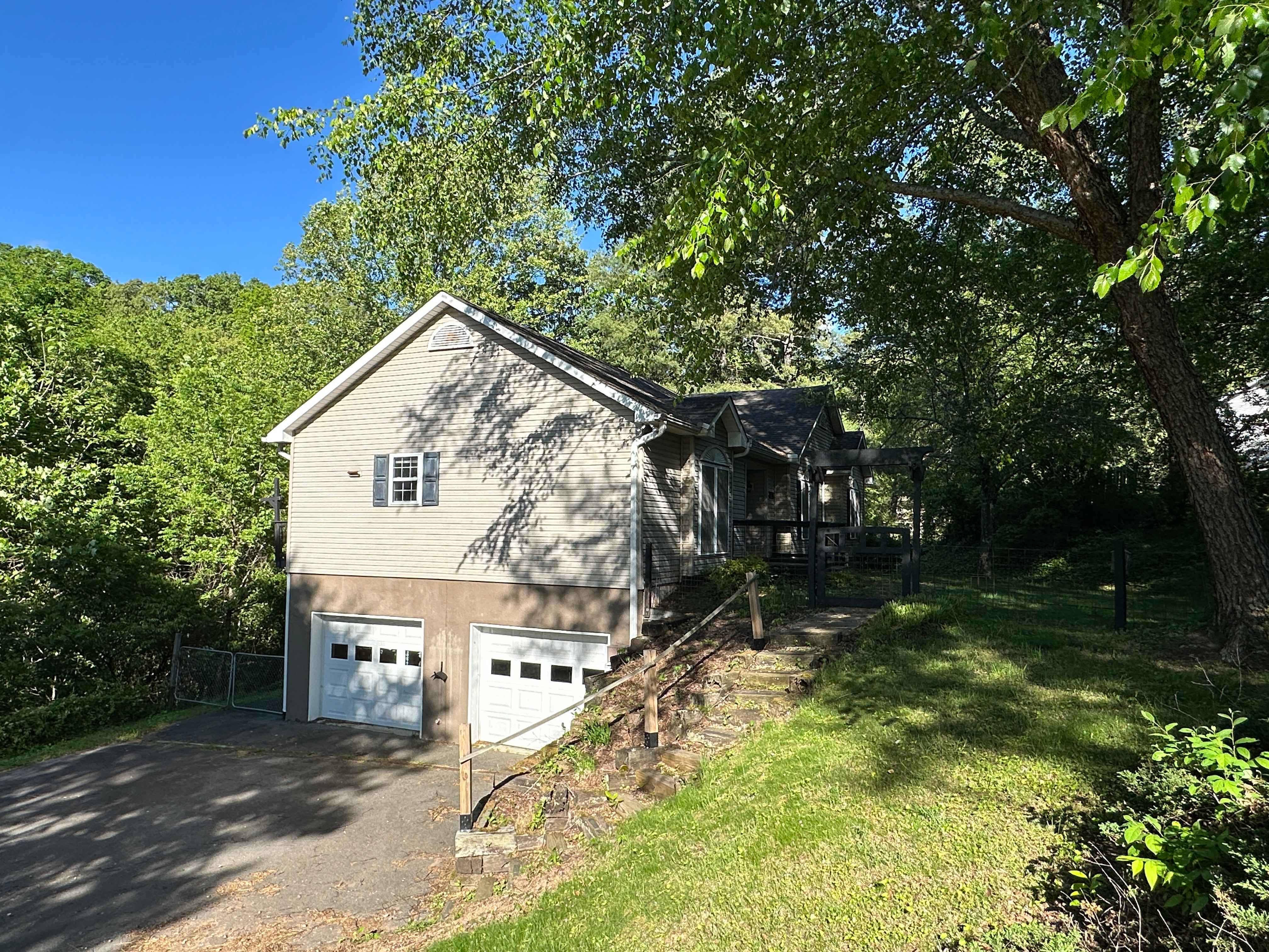 126 Ridgeline Rd photo