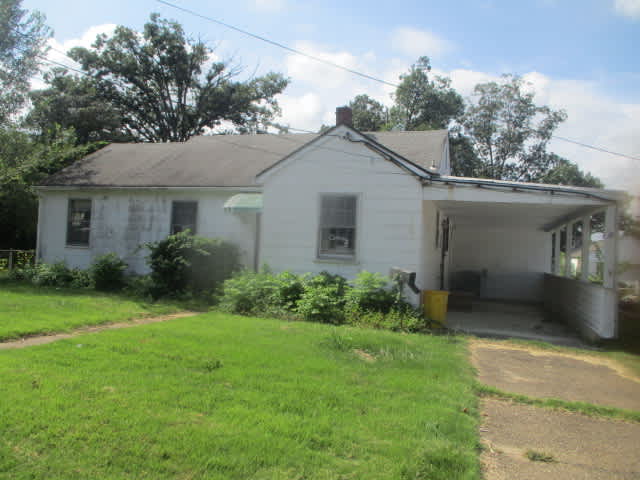 404 Maple NW