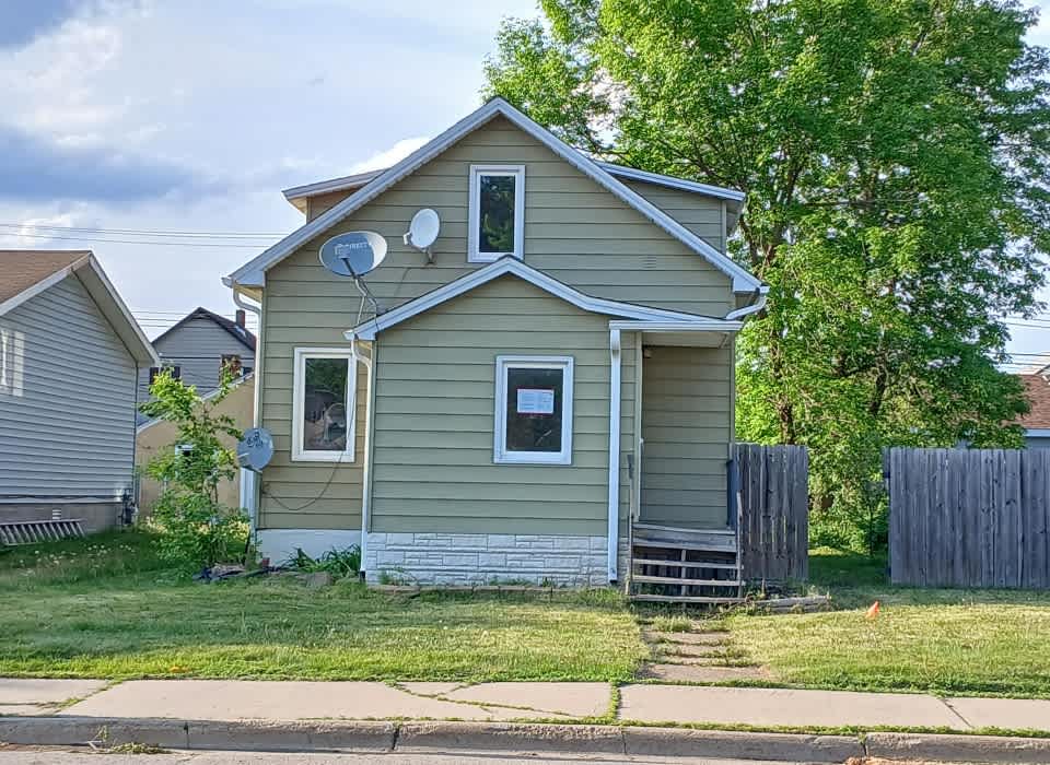 Single Family Home 2BR 1.1BA — 112 W 3rd Ave N, Aurora, MN