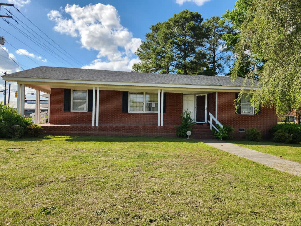 Photograph of 200 Morrison Ave, Tarboro, NC 27886