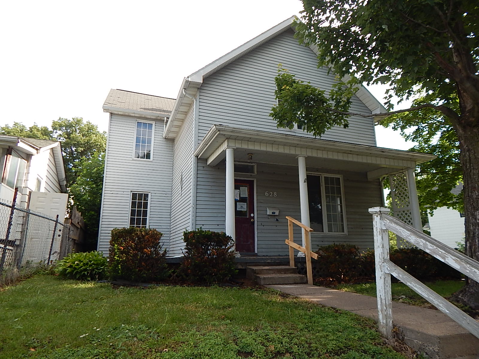 Photograph of 628 W 14th St, Davenport, IA 52803