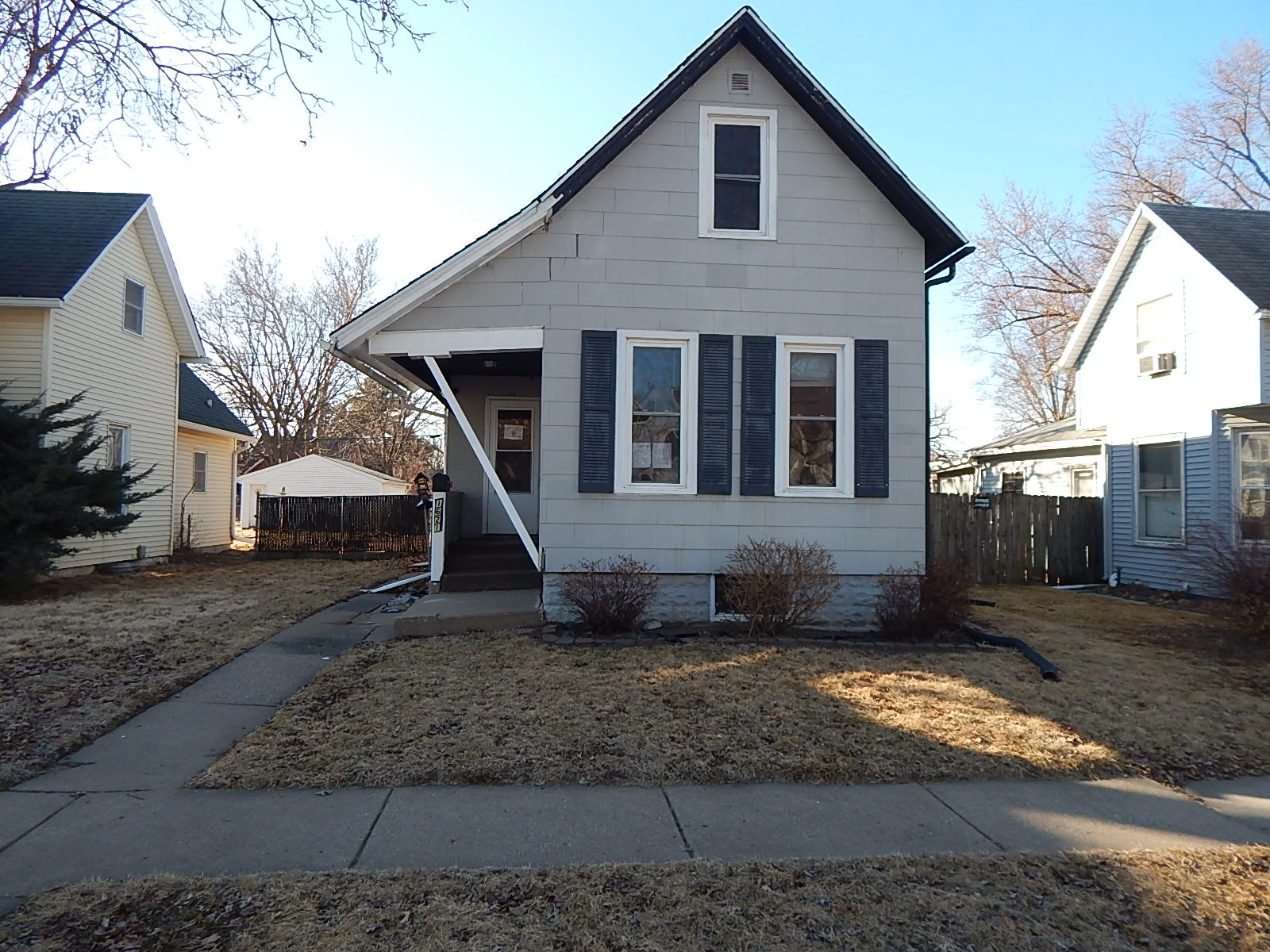 Photograph of 1621 West 7th Stree, Davenport, IA 52802
