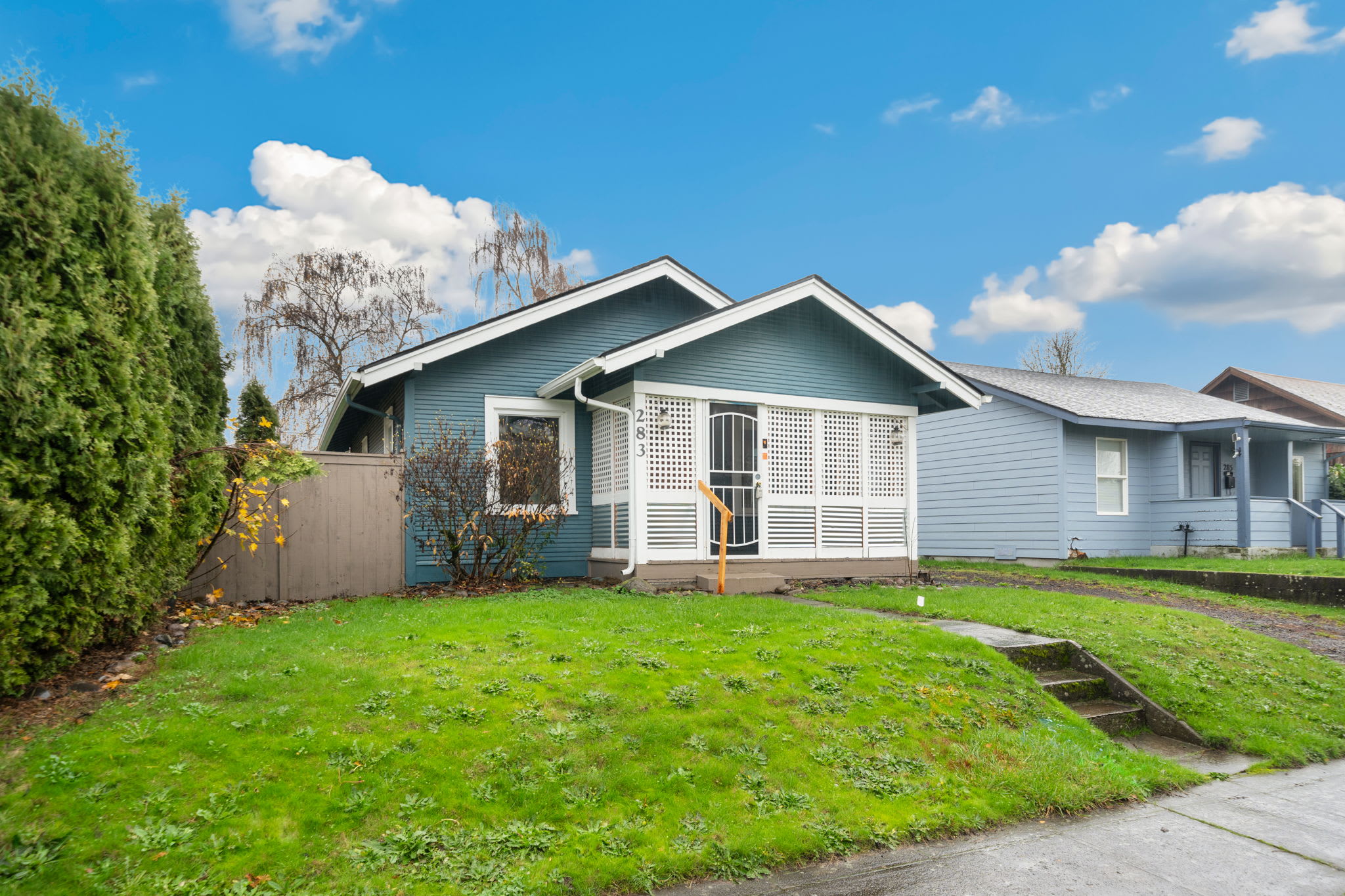 Single Family Home 2BR 1BA — 283 18th Ave, Longview, WA
