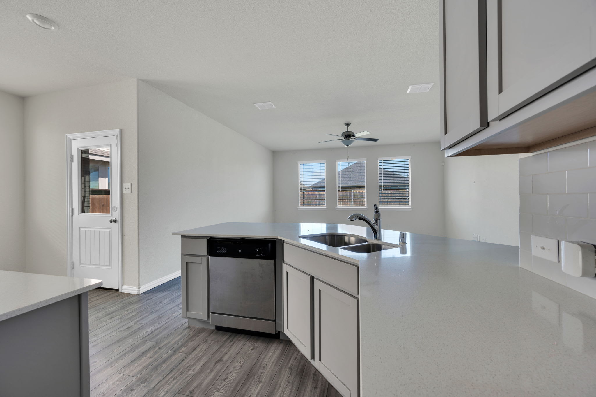 1104 Garden Grv Ln photo