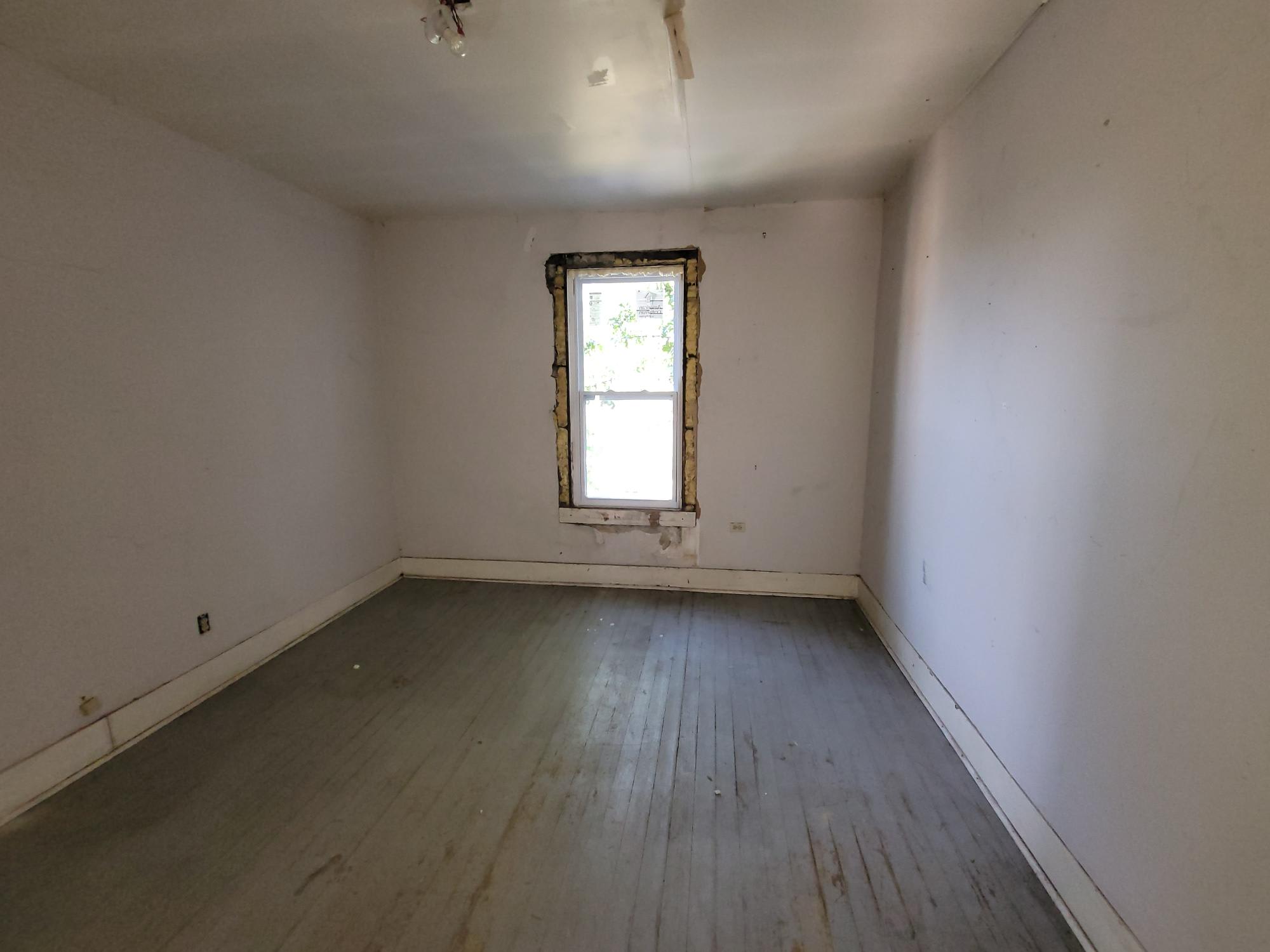 4244 Iowa Ave photo