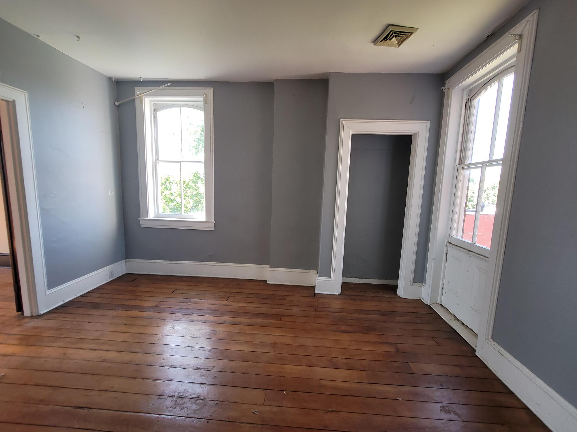4244 Iowa Ave photo