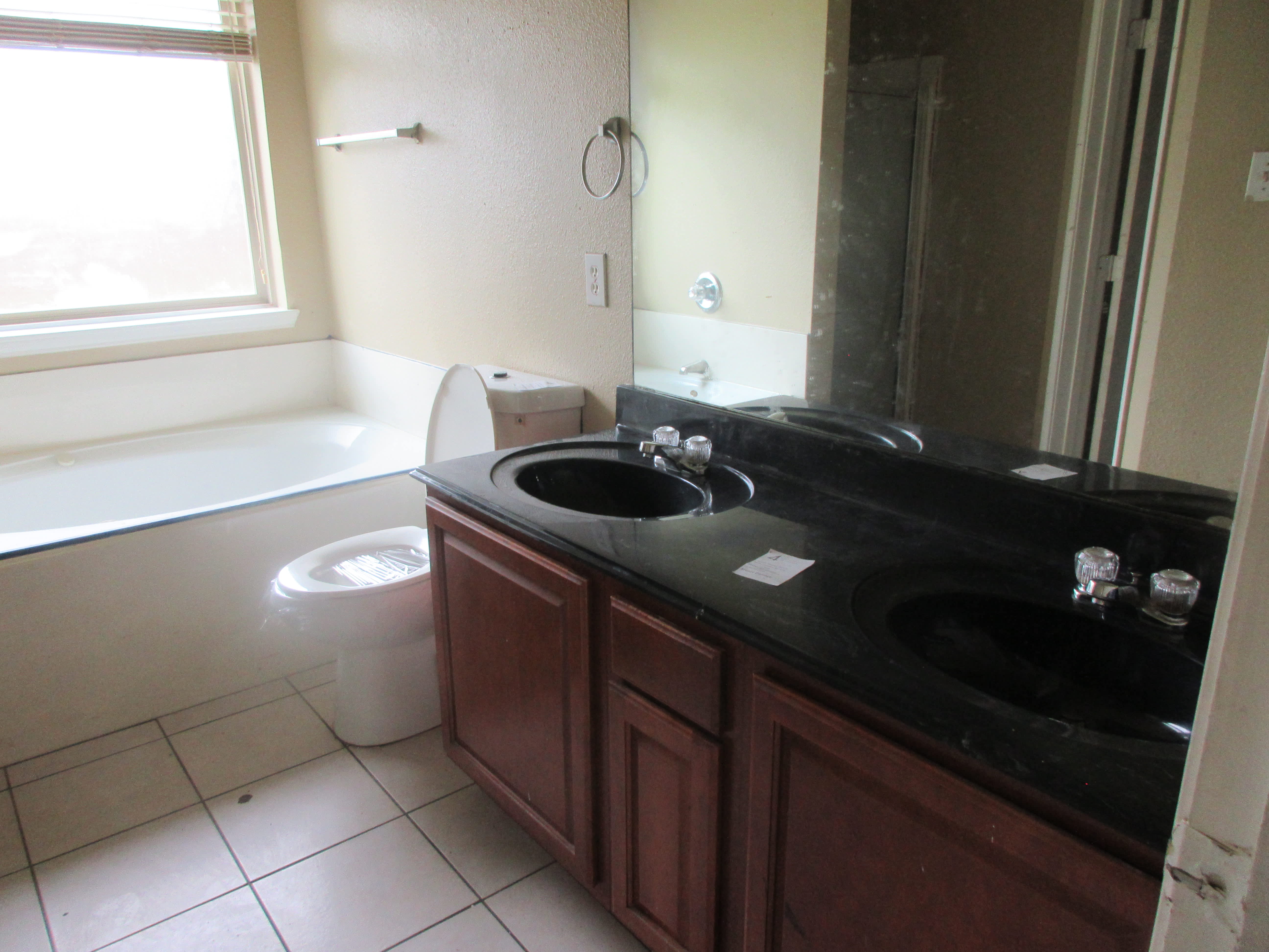 1100 Manhassett Ct photo