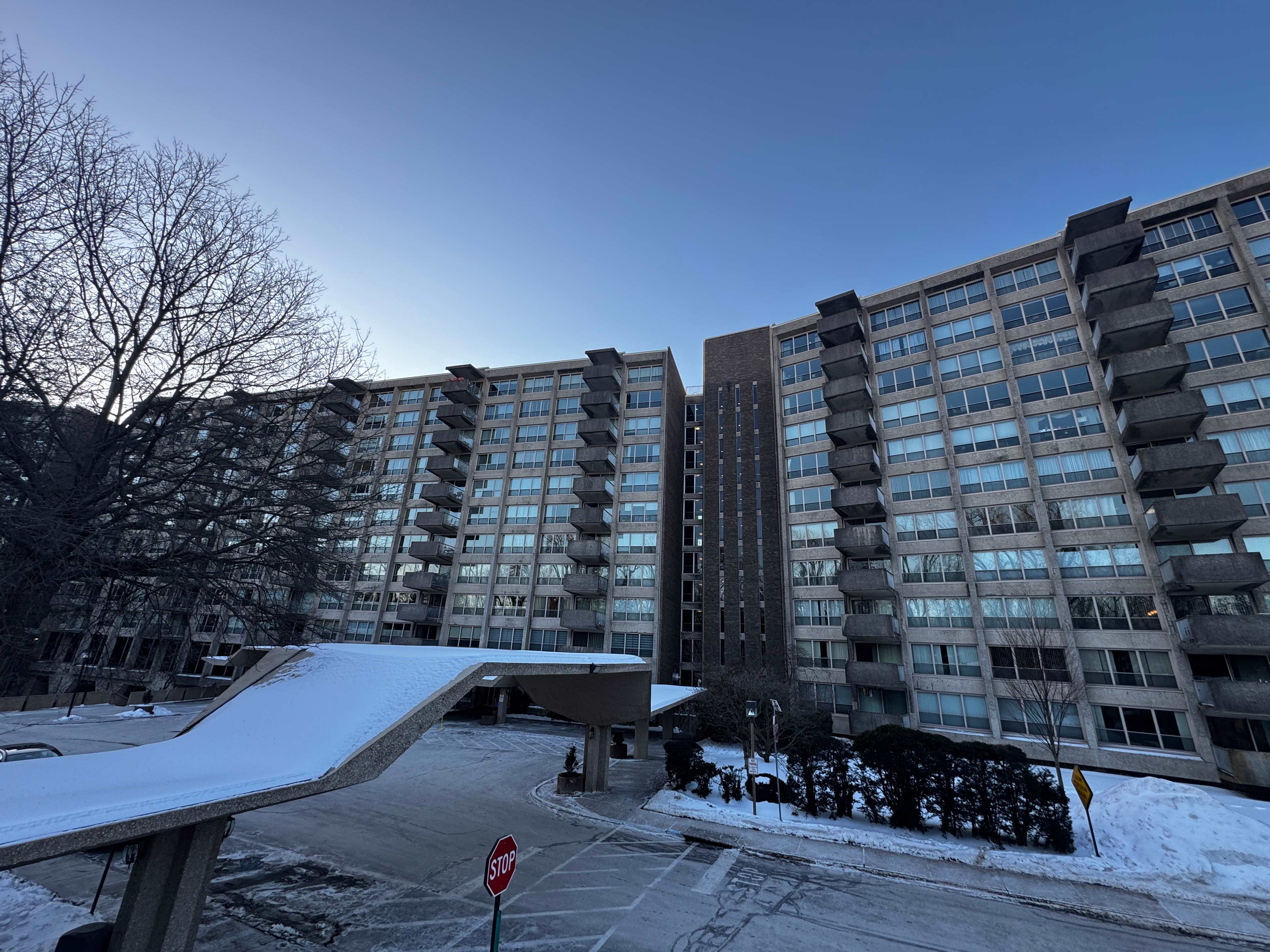 Photograph of 1001 City Ave Unit E423, Wynnewood, PA 19096