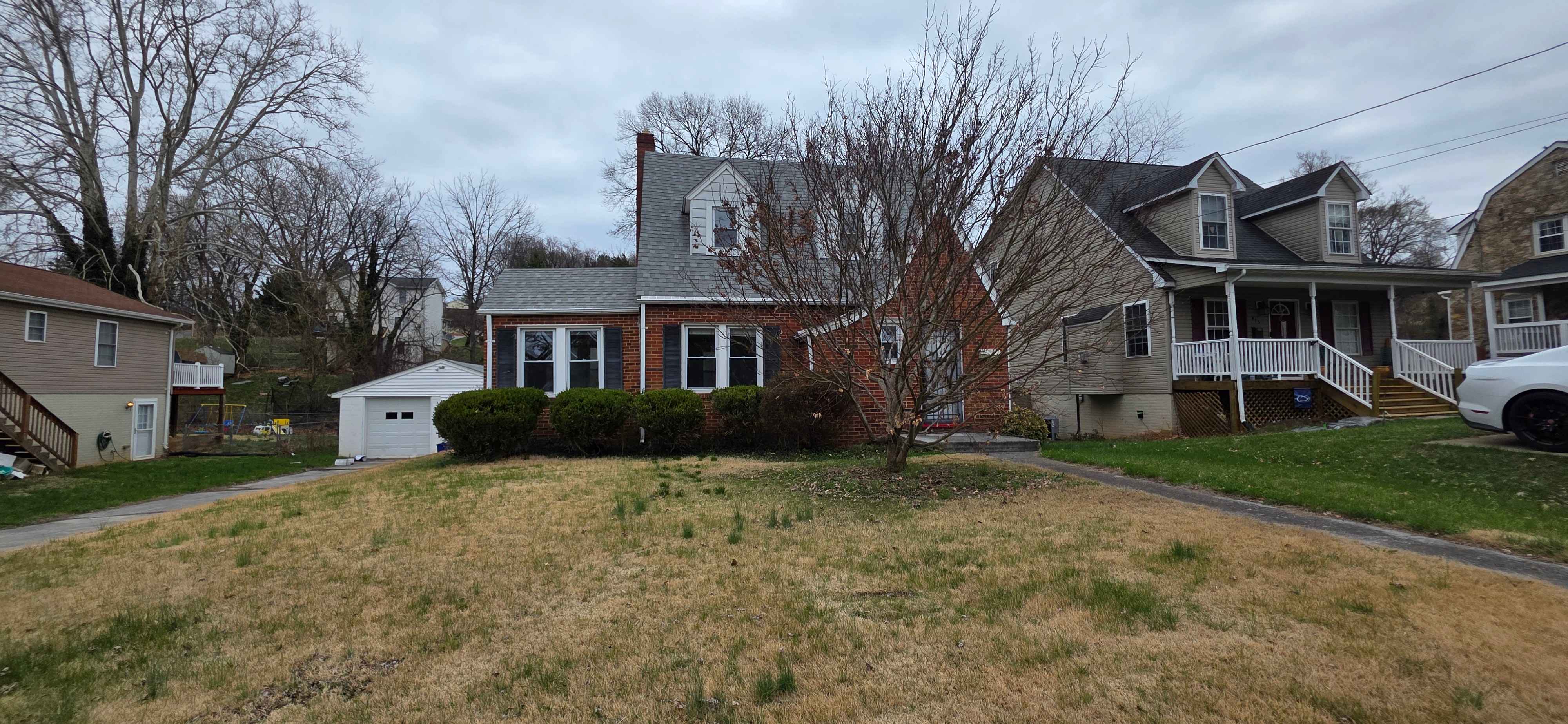 Photograph of 411 Kerfoot Ave, Front Royal, VA 22630