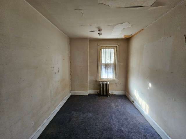 82 E Springer St photo