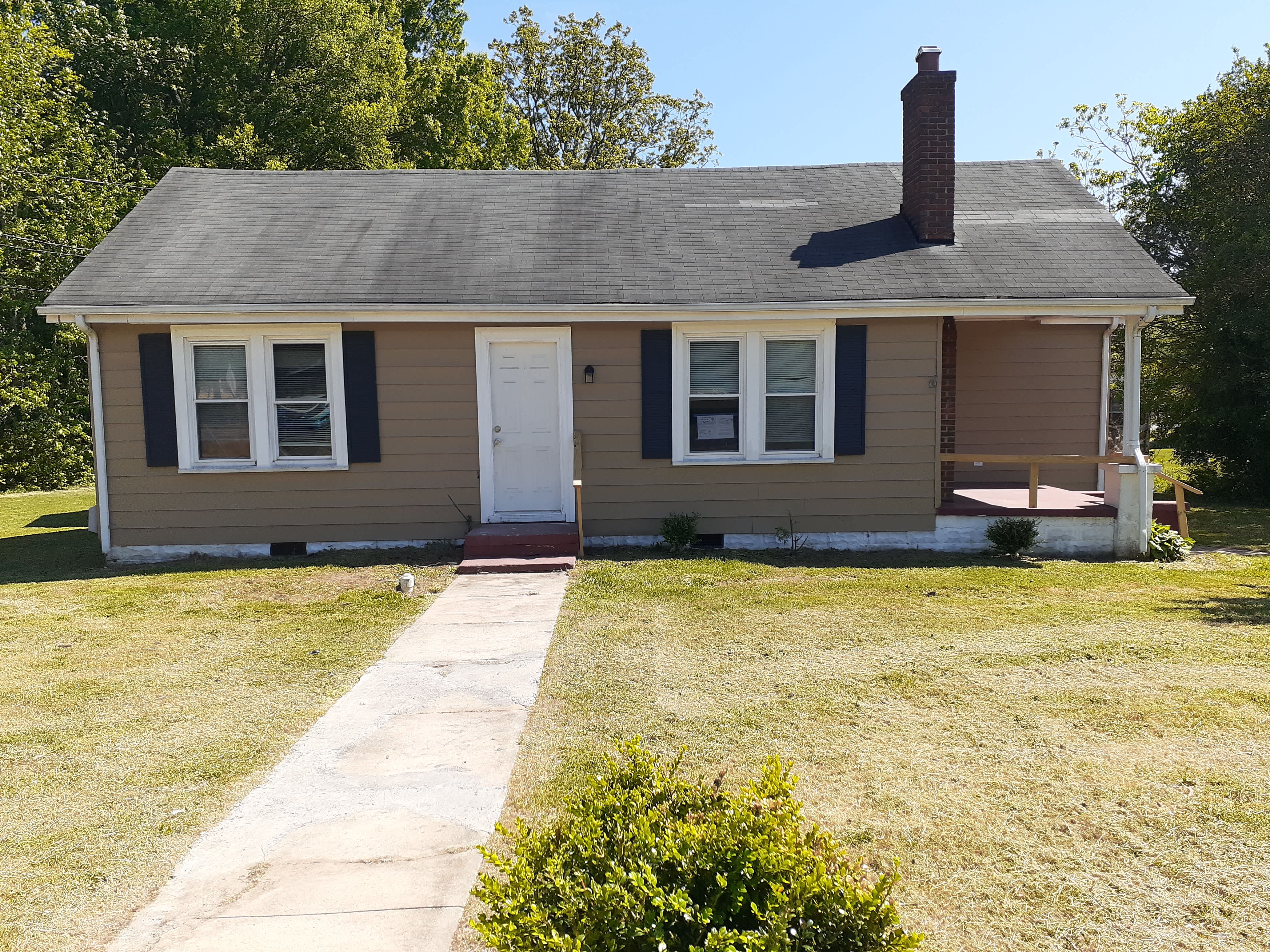 Photograph of 1714 E Stadium Dr, Eden, NC 27288