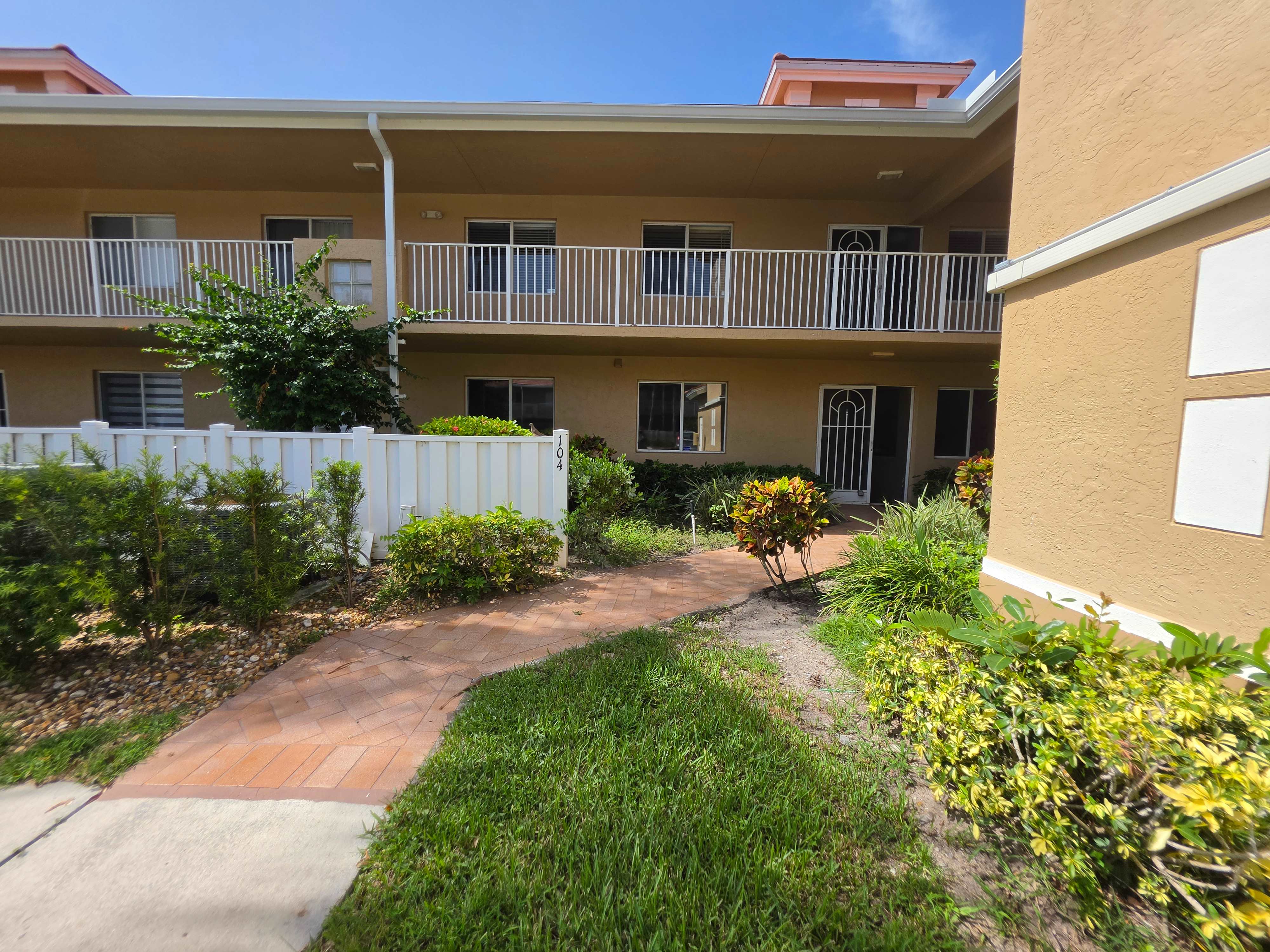 5951 Regal Glen Dr Apt 104
