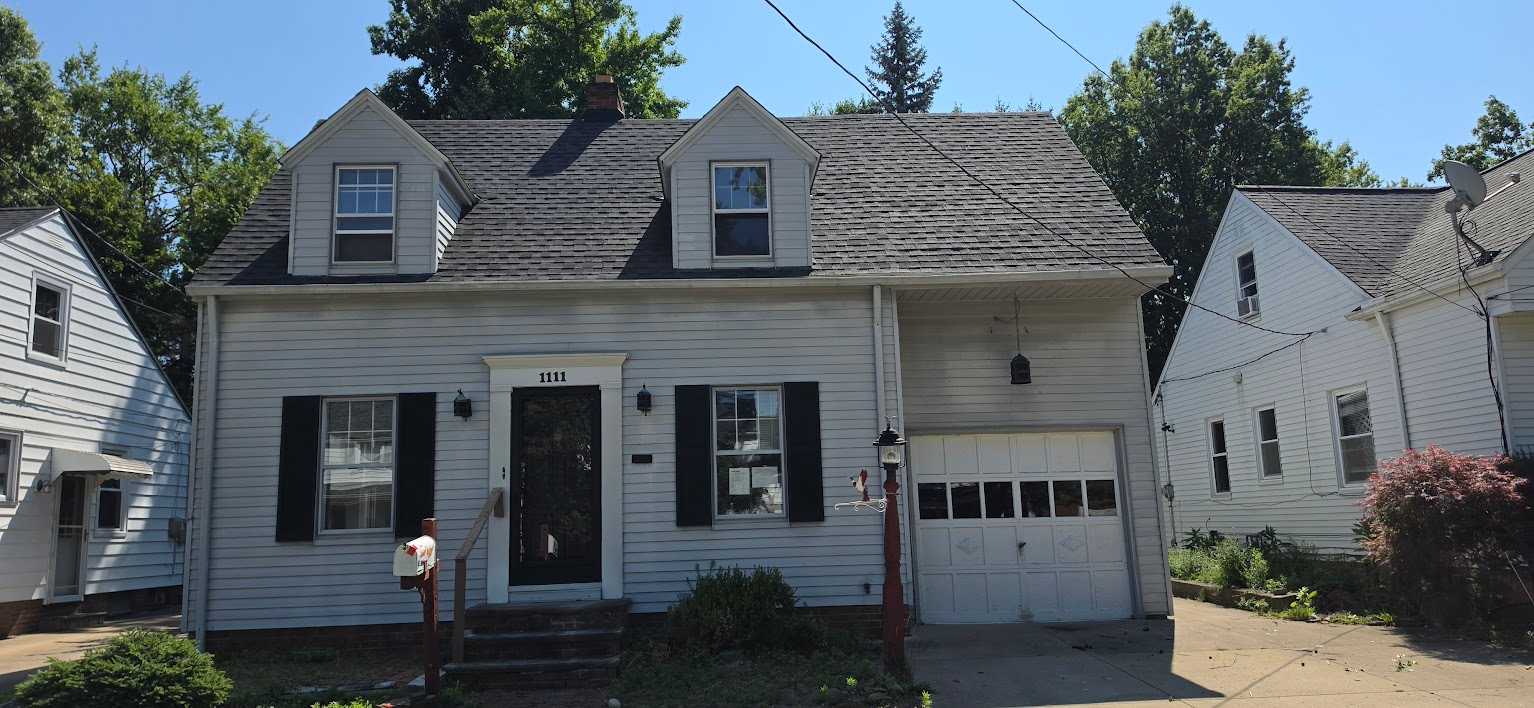 Single Family Home 3BR 1BA - 1111 Gordon Rd, Lyndhurst, OH
