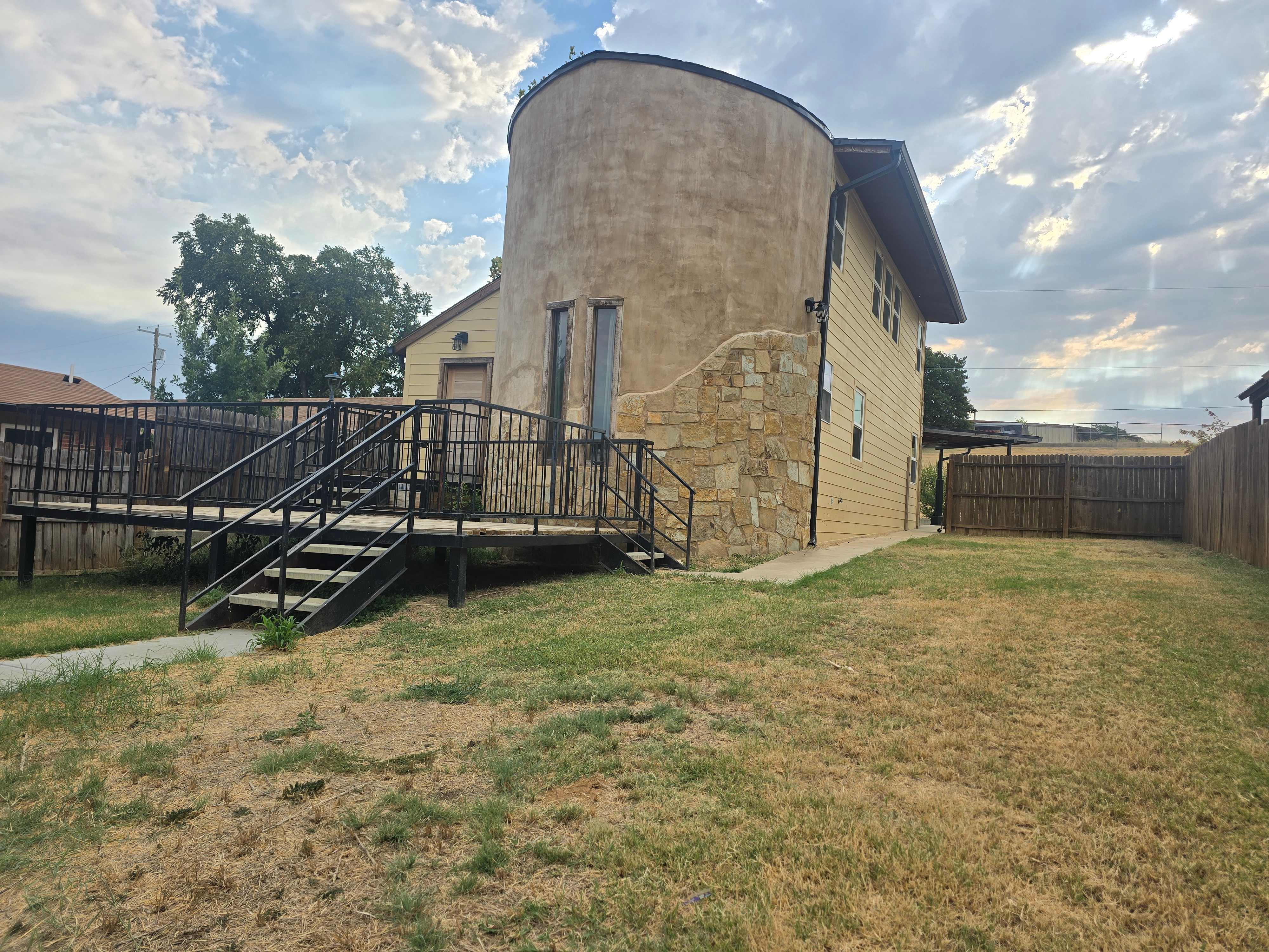 507 S Ostrom Ave photo
